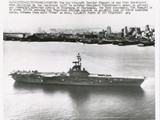 1960-17-11 USS Carrier Shangri La passing San Francisco1